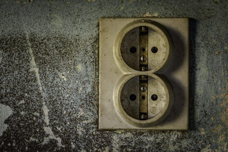 inverser phase et neutre sur une prise