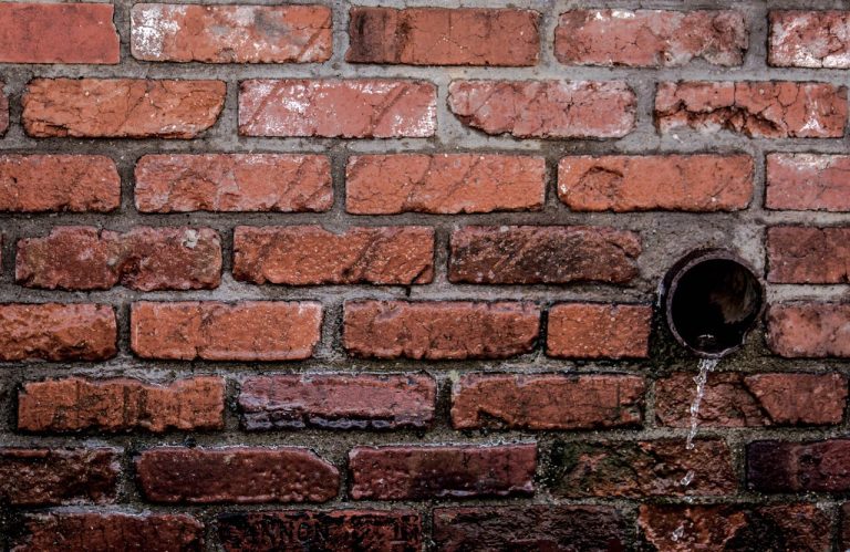 Barbacane dans un mur