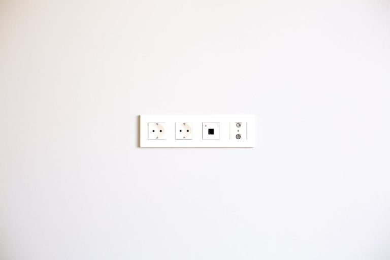 Prise électrique en prise radiateur